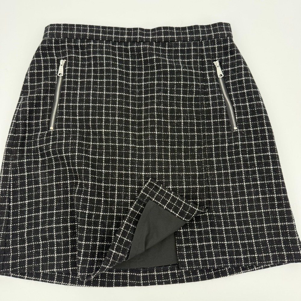 Banana Republic Black and White Wool Blend‎ Plaid Mini Skirt - Picture 4 of 11